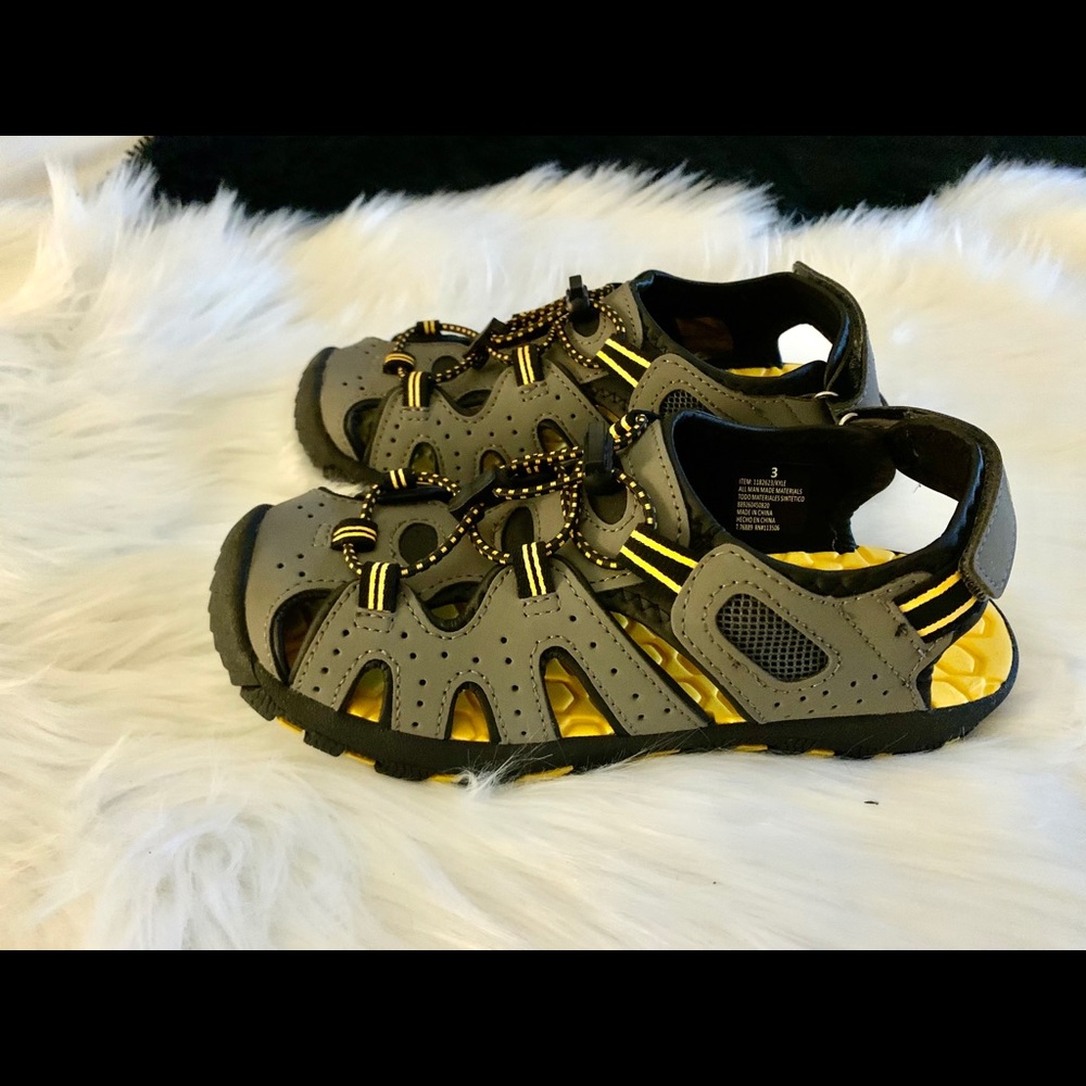 Khombu sandals new for boys